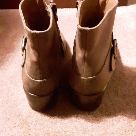 Aerosole  A2. Booties - Picture 3 of 8